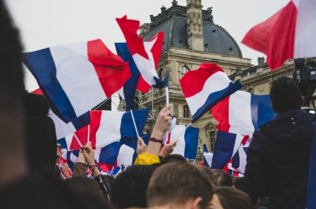 La démocratie française en crise : pourquoi notre système politique est à bout de souffle