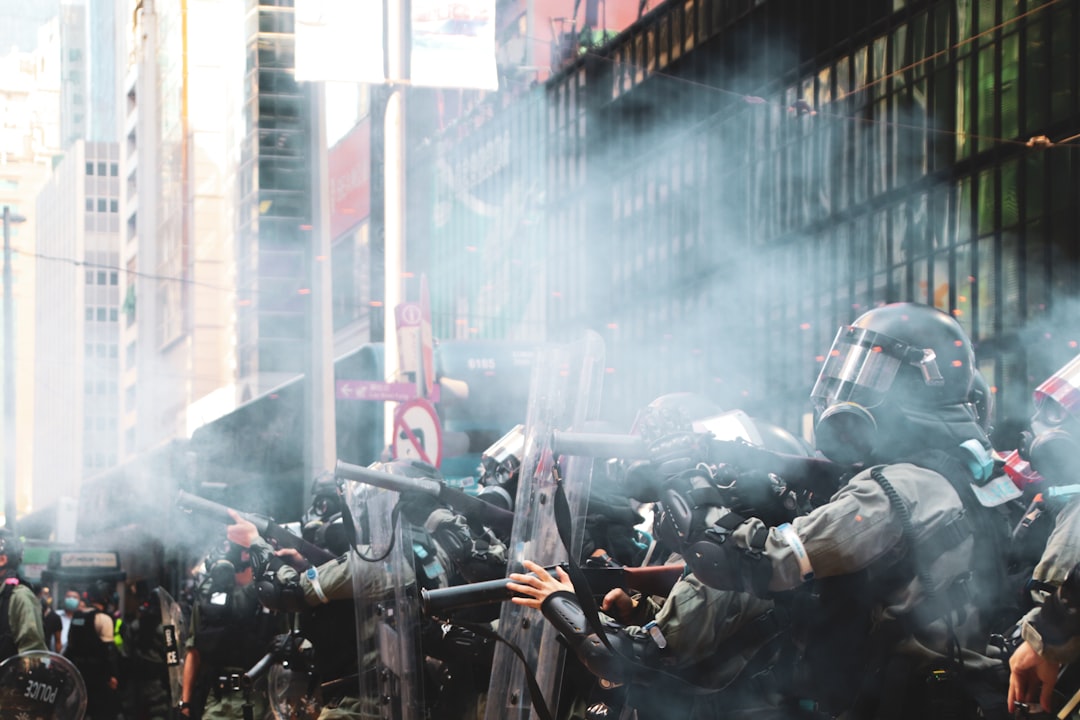 La violence policière frappe à la tête
