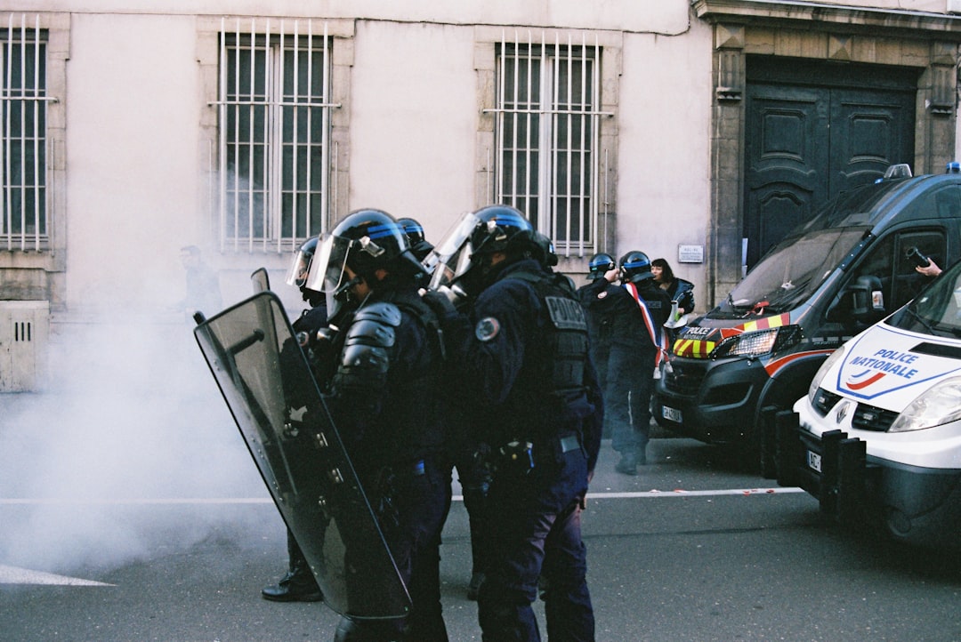 Police politique, la dérive autoritaire qui gangrène notre République