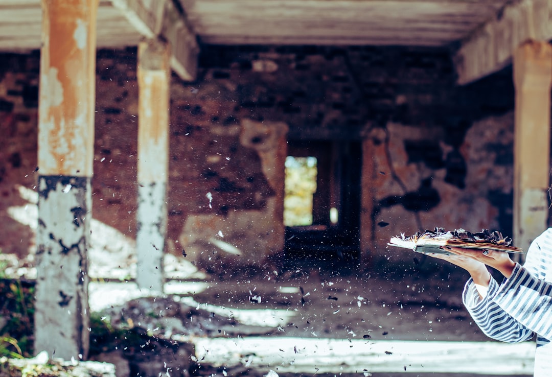 Hôpital Jean-Baptiste de Gaza, quand l&rsquo;absence de cratère soulève plus de questions que de réponses