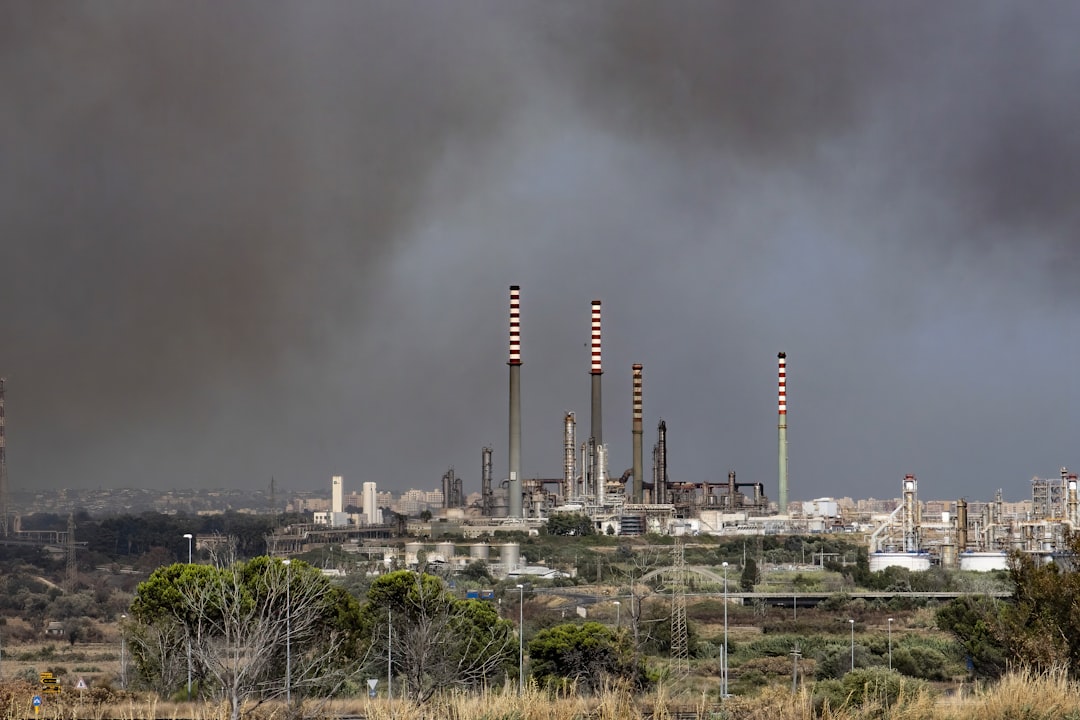 De Lubrizol à l’ouragan Lorenzo, la France face à ses vulnérabilités