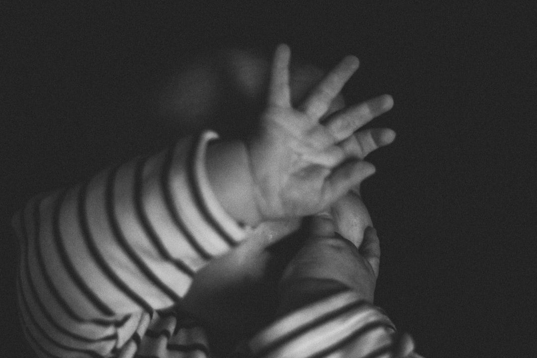 Quand une société banalise l’impensable, réflexions sur la violence contre les enfants