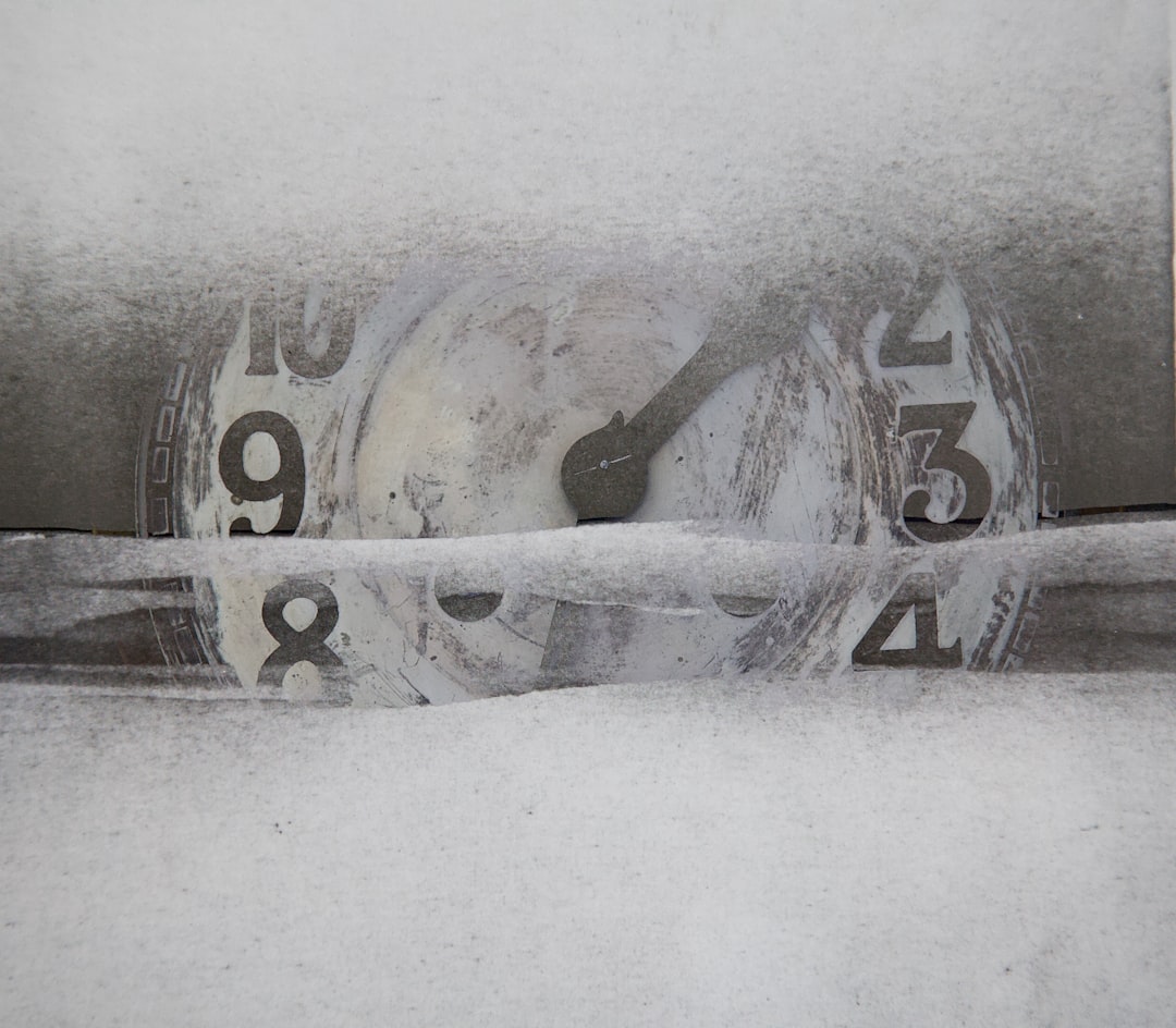 Le temps élastique, quand les délais promis s’étirent à l’infini