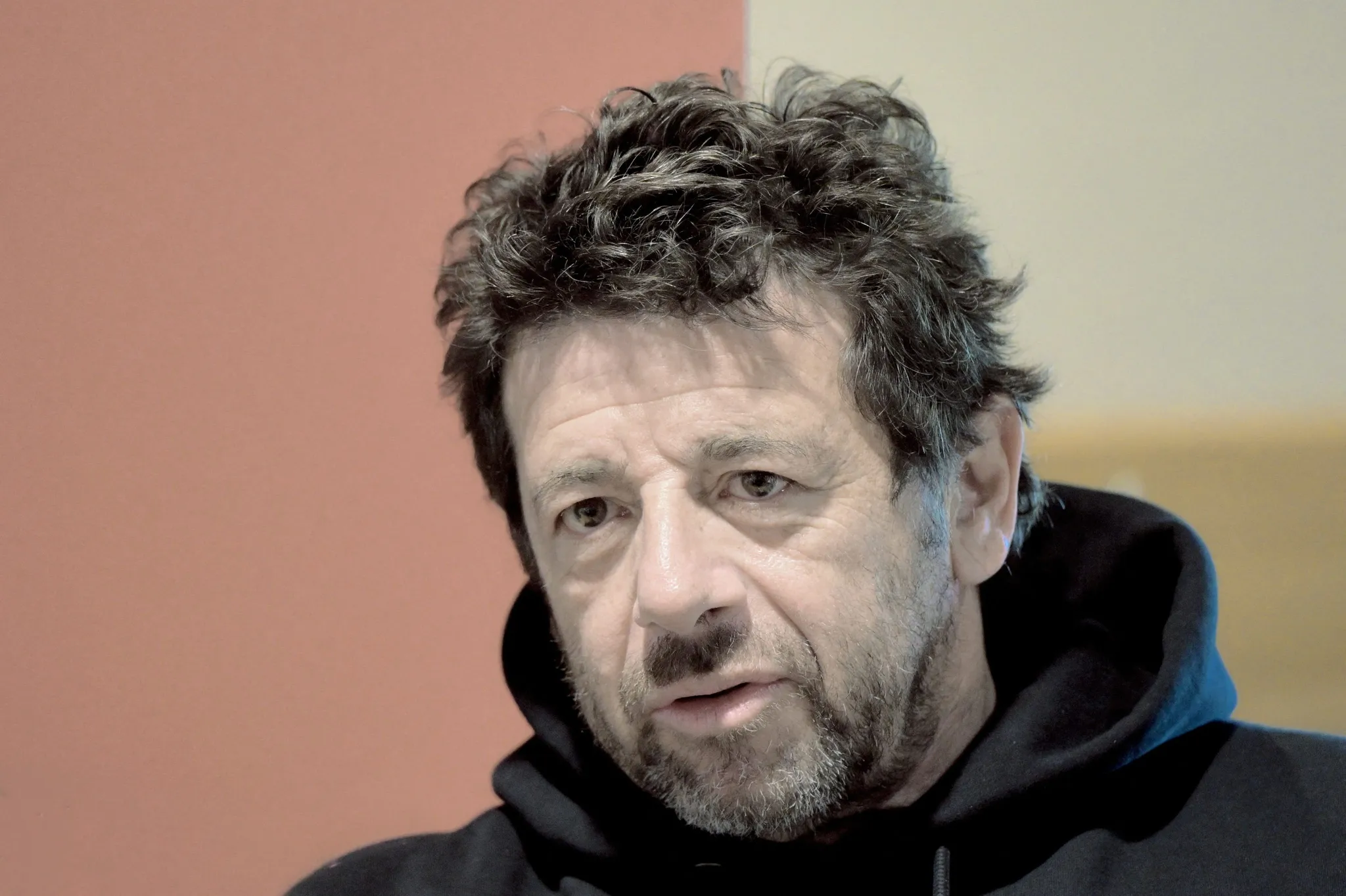 Patrick Benguigui et l’ombre des violences sexuelles, la justice française hésite encore